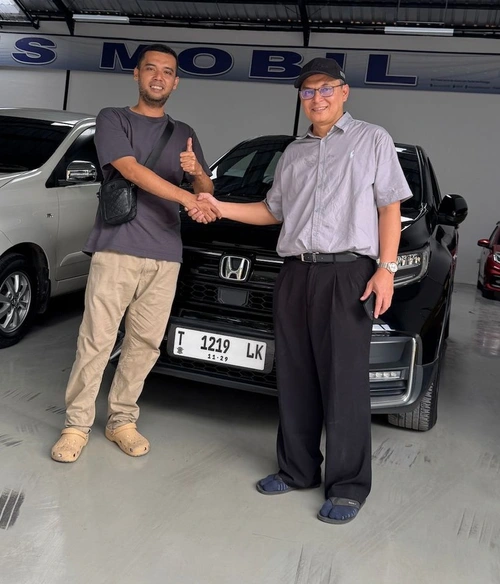Serah terima mobil bersama Pak Marjuki di AMS Mobil