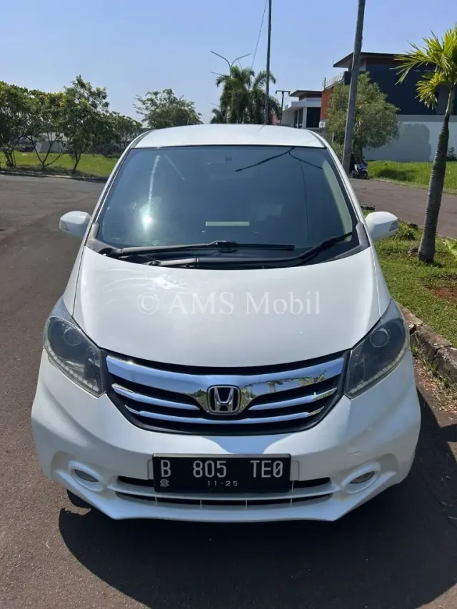 HONDA FREED 1.5 E 2013