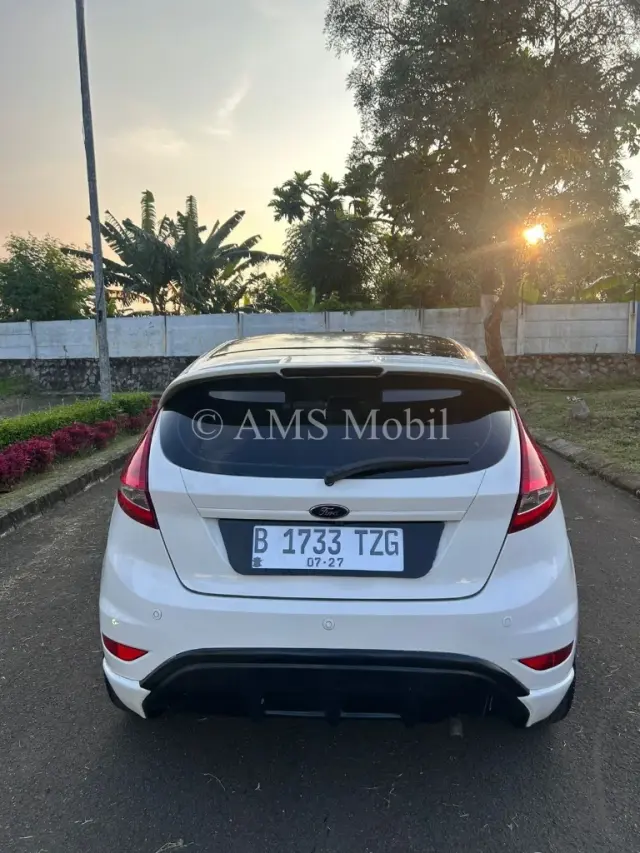 FORD FIESTA 1.4L MT 2012 — dokumentasi 6