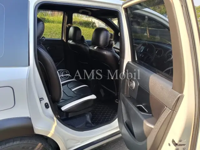 NISSAN GRAND LIVINA XGEAR 2013 — dokumentasi 11