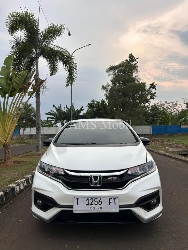JAZZ GK5 1.5 RS CVT 2018 — foto utama arsip