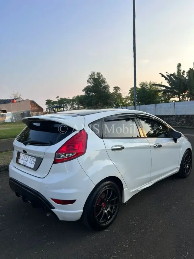 FORD FIESTA 1.4L MT 2012 — dokumentasi 4