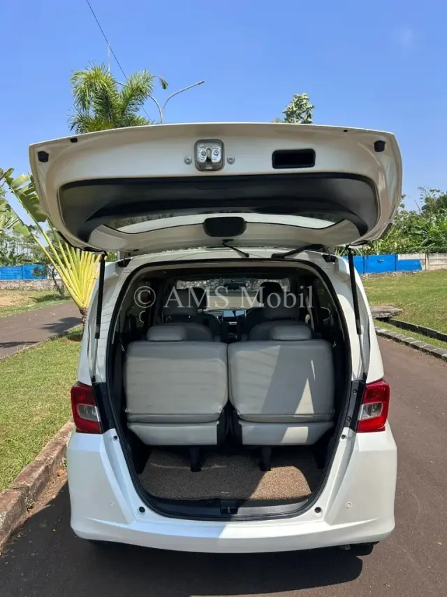 HONDA FREED 1.5 E 2013 — dokumentasi 8