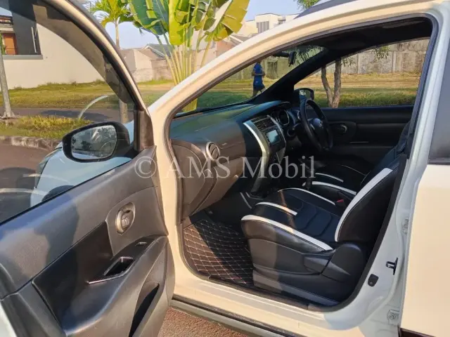 NISSAN GRAND LIVINA XGEAR 2013 — dokumentasi 9
