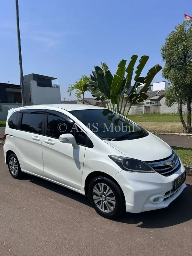 HONDA FREED 1.5 E 2013 — dokumentasi 2