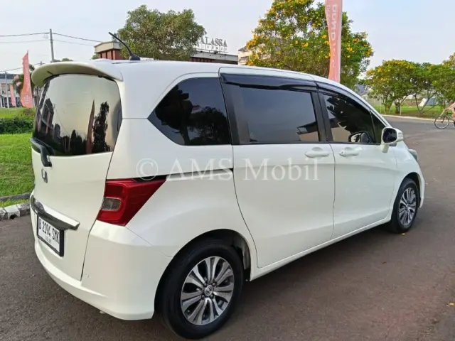 FREED 1.5E AT 2013 — dokumentasi 5