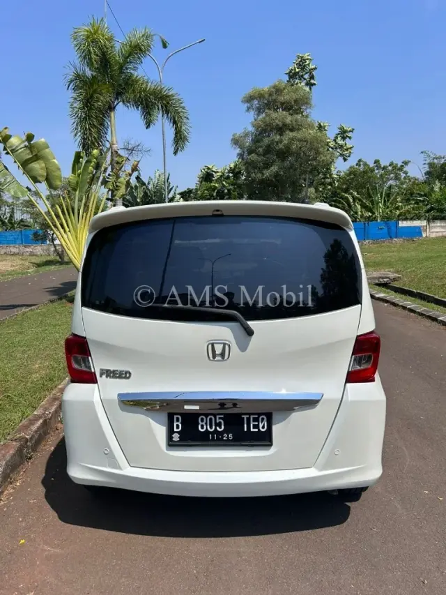 HONDA FREED 1.5 E 2013 — dokumentasi 6