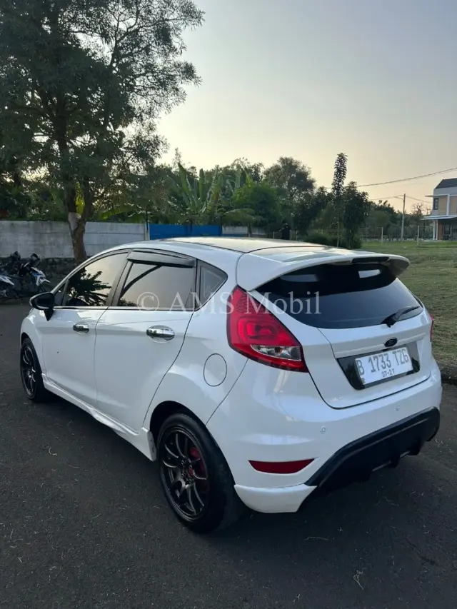 FORD FIESTA 1.4L MT 2012 — dokumentasi 5