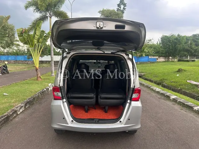 FREED GB3 1.5 S AT 2013 — dokumentasi 8