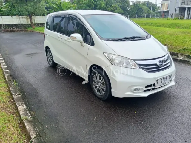 FREED GB3 1.5 E AT 2013 — dokumentasi 3