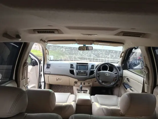 FORTUNER 2.5 G AT 2011