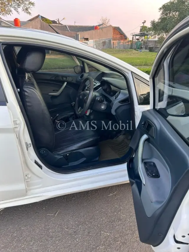 FORD FIESTA 1.4L MT 2012 — dokumentasi 10