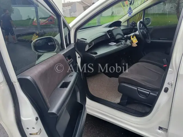 FREED GB3 1.5 E AT 2013 — dokumentasi 9