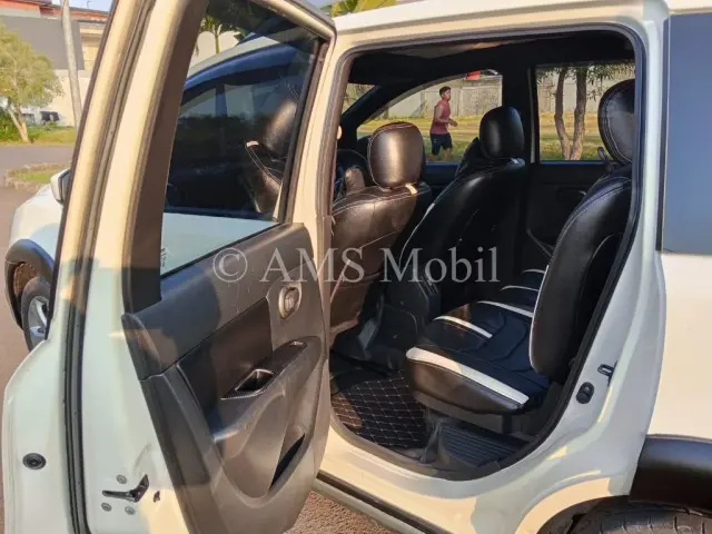NISSAN GRAND LIVINA XGEAR 2013 — dokumentasi 10