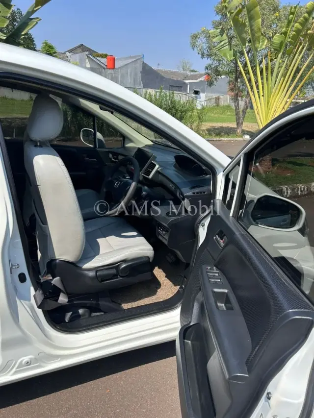 HONDA FREED 1.5 E 2013 — dokumentasi 10