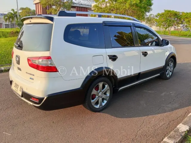 NISSAN GRAND LIVINA XGEAR 2013 — dokumentasi 5