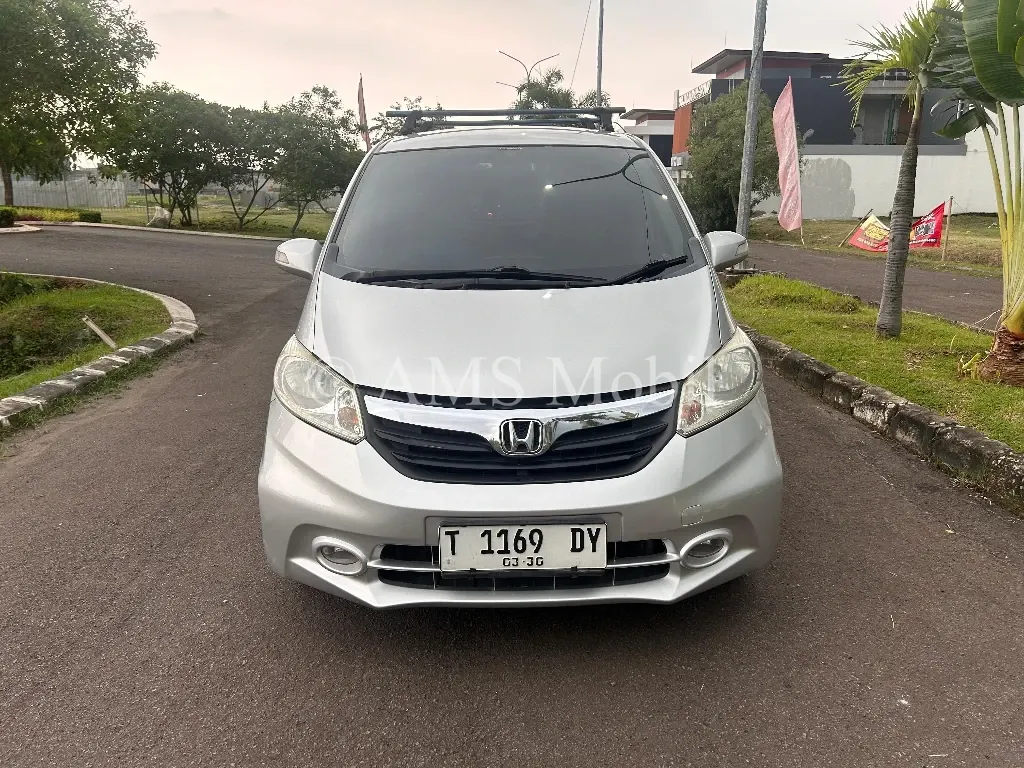 FREED GB3 1.5 S AT 2013 — foto utama arsip