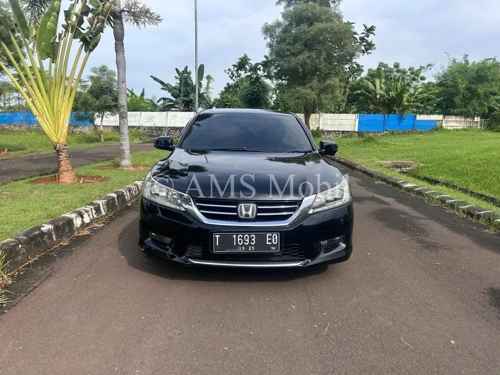 HONDA ACCORD 2.4 AT 2015 — foto utama arsip