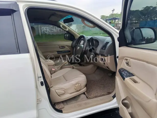 FORTUNER 2.5 G AT 2011 — dokumentasi 12
